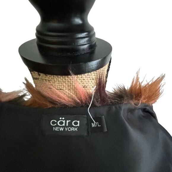 Cara Faux Fur Boho Multi Colored Vest NWOT Size M/L - Picture 6 of 9